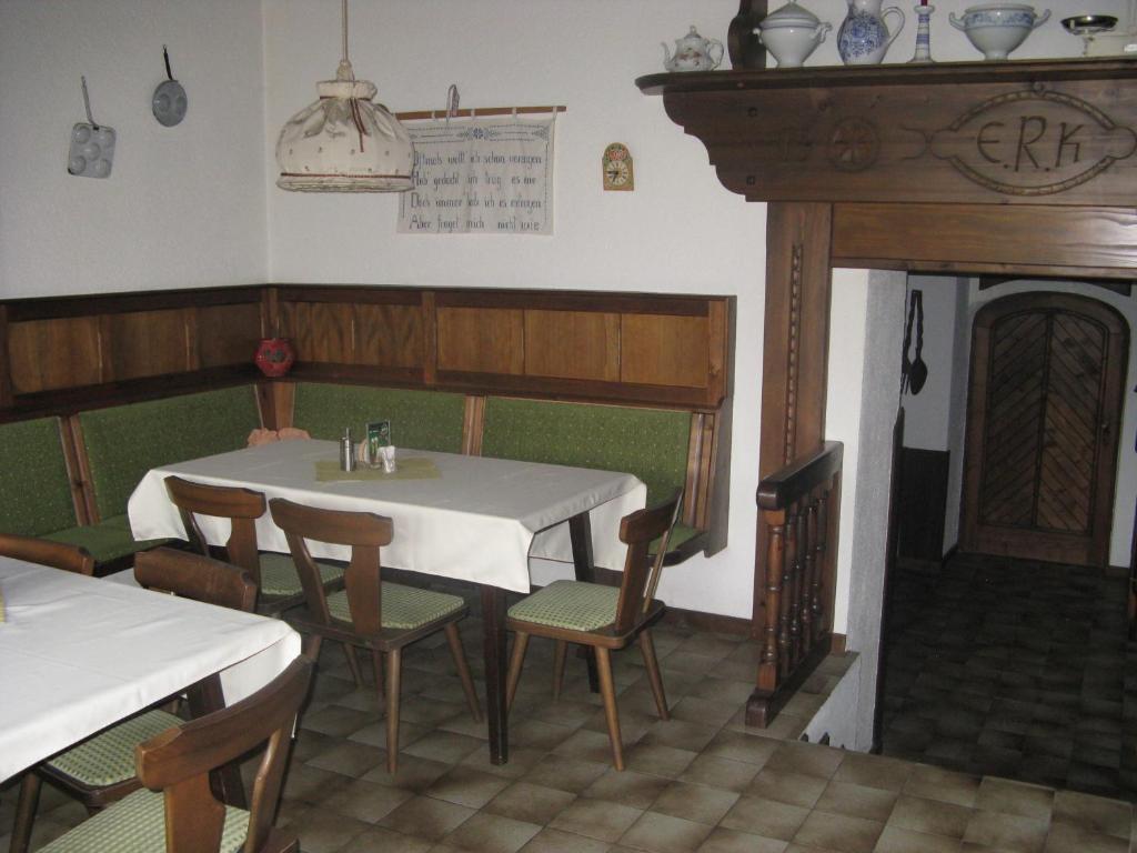 Gasthaus Roter Hahn Hotel Höflein an der Donau Esterno foto