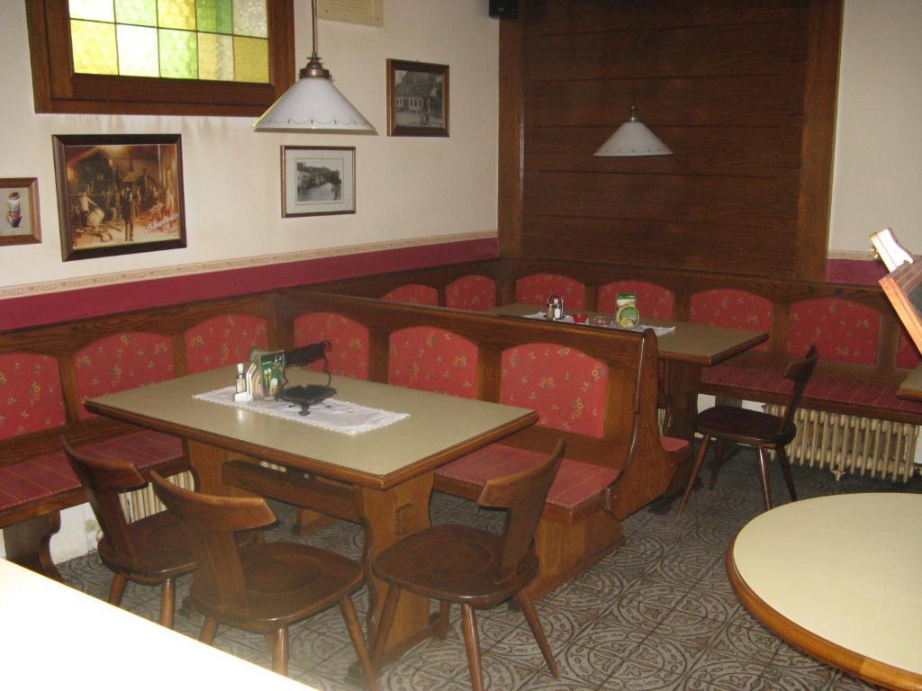 Gasthaus Roter Hahn Hotel Höflein an der Donau Esterno foto
